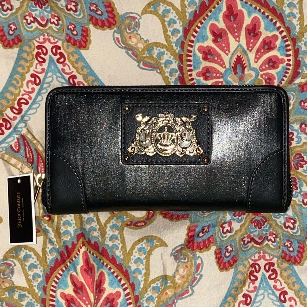 New Juicy Couture Leather Zip Wallet